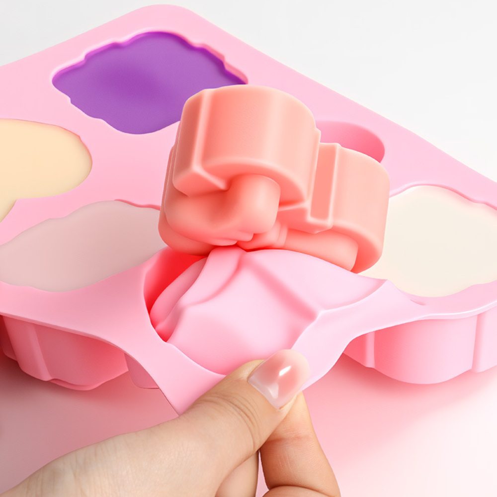 スクエアハート型シリコンモールド 6個取り リボンデザイン  - Candle Making Experience のレビューと価格