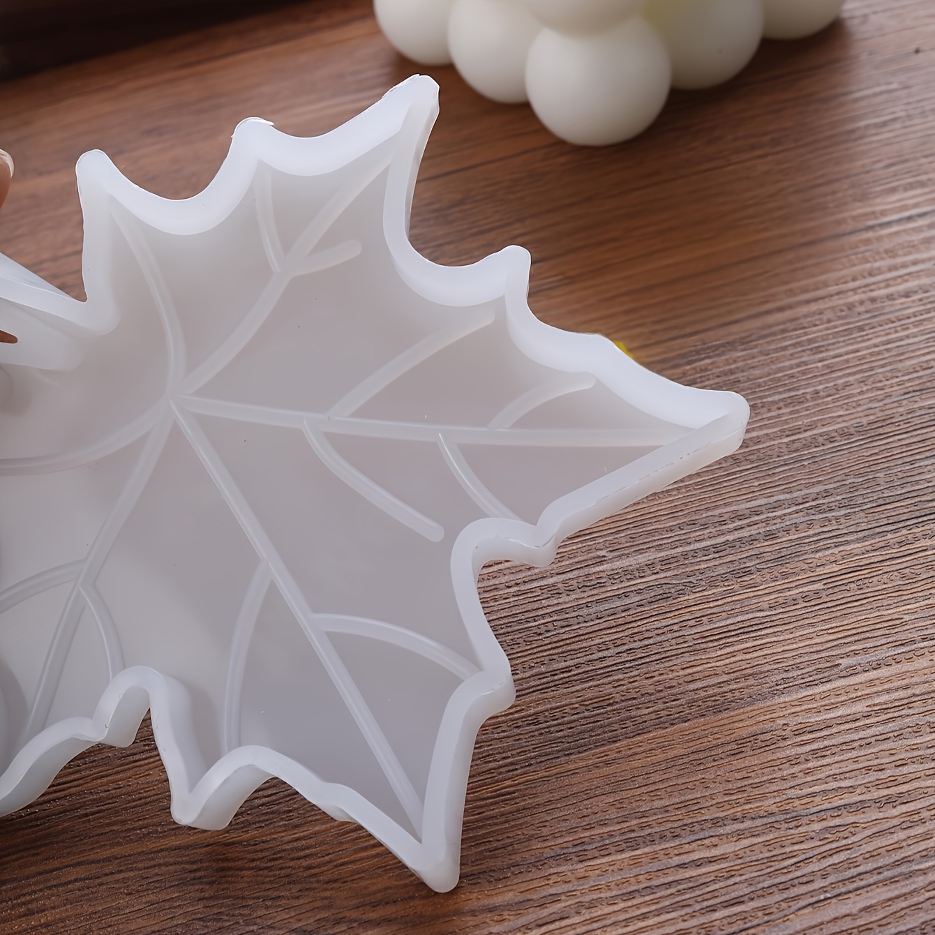 1PC カエデの葉の形をしたシリコンモールド、DIY 石鹸、 - Candle Making Equipment のレビューと価格